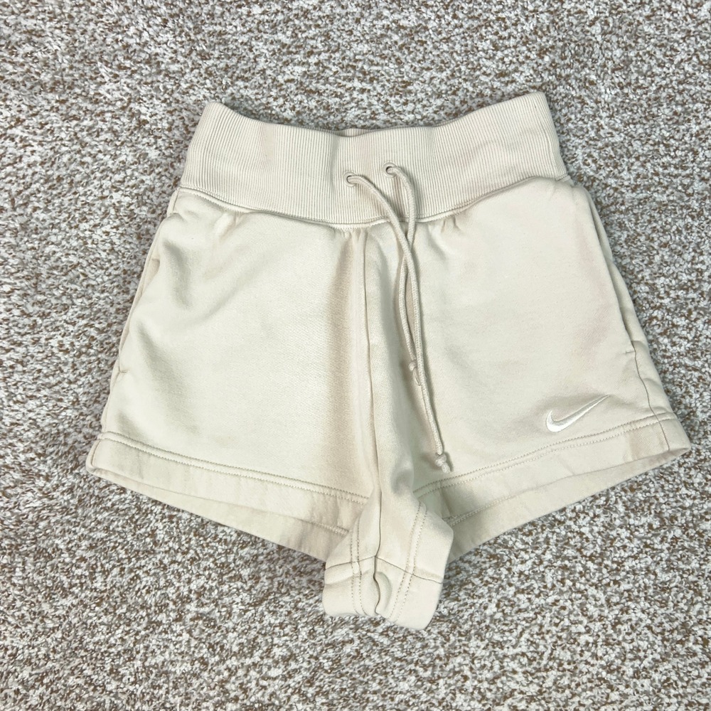 Nike Shorts Womens XS Beige Fleece Drawstring Pockets Casual Lounge Sweat Swoosh
